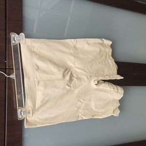 Maternity nude shapewear stomach smoothing short hi rise bottoms L